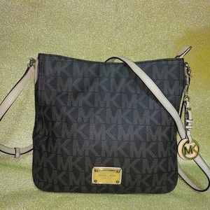 Michael kors jet set crossbody brown